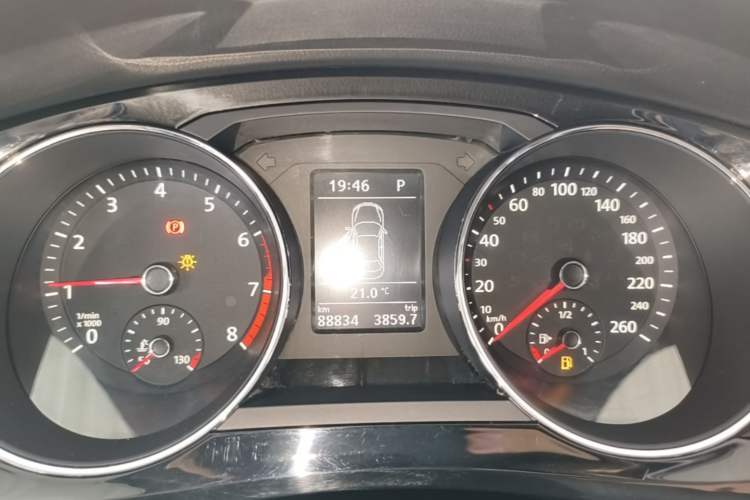 Used Volkswagen Sagitar 2017 180TSI Automatic Leading Model Instrument Cluster