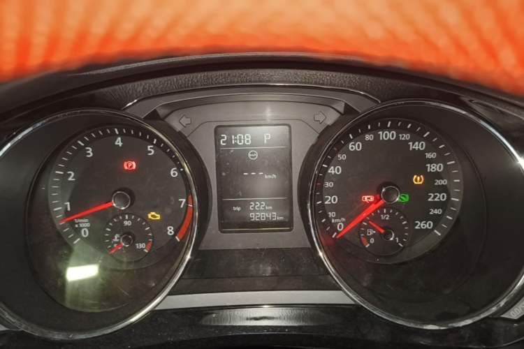 Used Volkswagen Sagitar 2017 230TSI Automatic Comfort Version Instrument Cluster