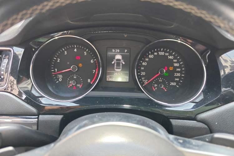 Used Volkswagen Sagitar 2017 280TSI Automatic R-Line Instrument Cluster