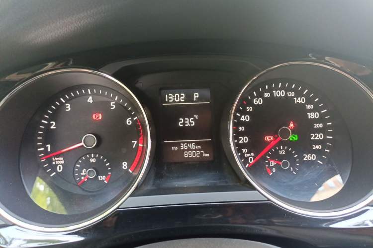 Used Volkswagen Sagitar 2017 230TSI Automatic Comfort Version Instrument Cluster