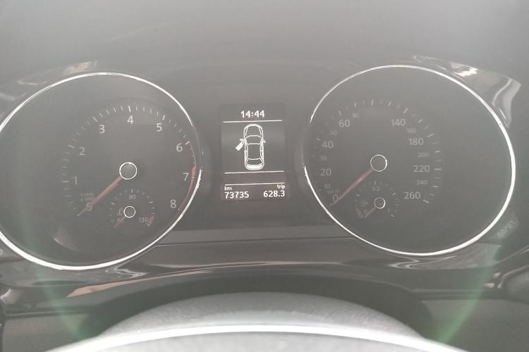 Used Volkswagen Sagitar 2017 230TSI Automatic Luxury Edition Instrument Cluster