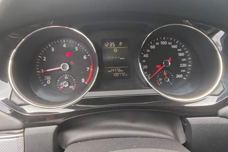 Used Volkswagen Sagitar 2017 230TSI Automatic Comfort Version Instrument Cluster