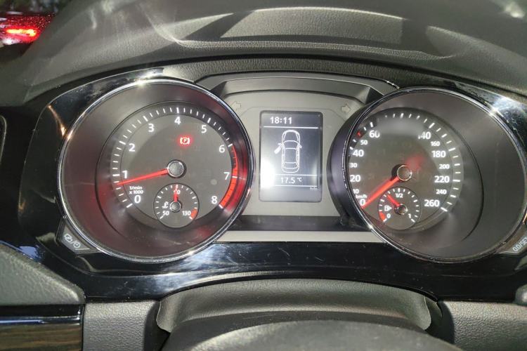 Used Volkswagen Sagitar 2017 230TSI Manual Luxury Model Instrument Cluster