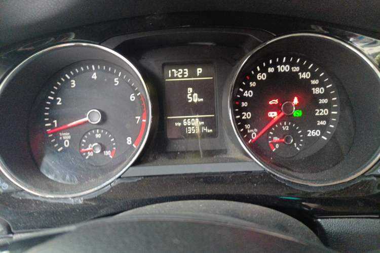 Used Volkswagen Sagitar 2017 230TSI Automatic Comfort Version Instrument Cluster
