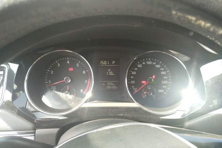 Used Volkswagen Sagitar 2017 230TSI Automatic Comfort Version Instrument Cluster