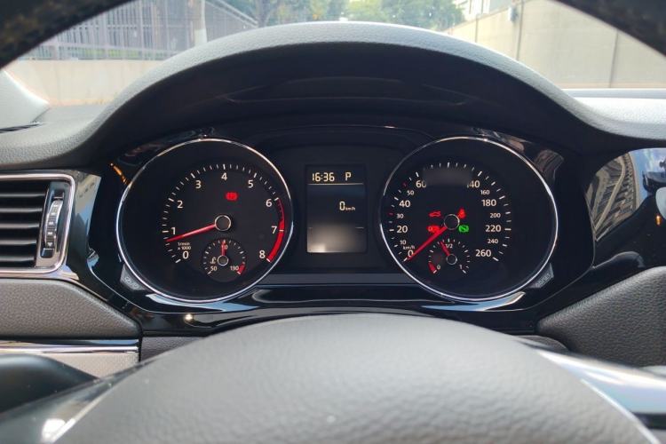 Used Volkswagen Sagitar 2017 230TSI Automatic Comfort Version Instrument Cluster