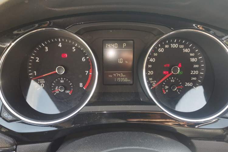 Used Volkswagen Sagitar 2017 230TSI Automatic Comfort Version Instrument Cluster