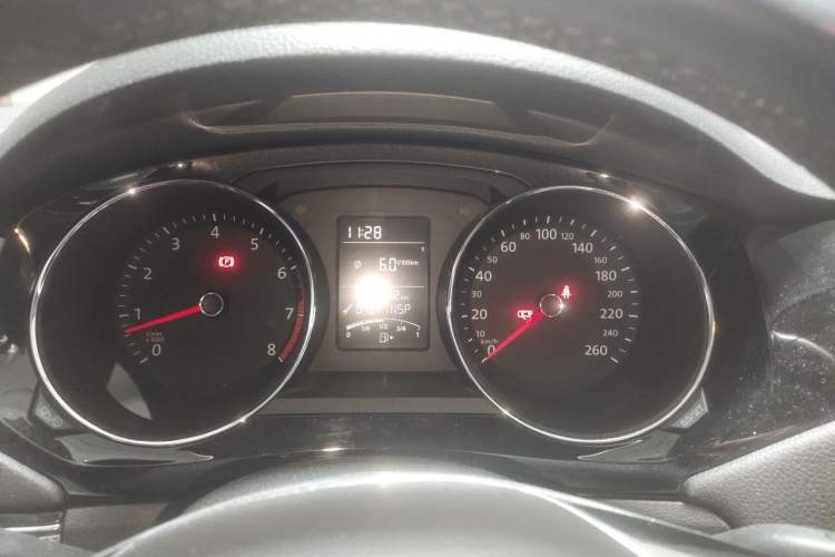 Used Volkswagen Sagitar 2017 1.6L Manual Comfort Model Instrument Cluster