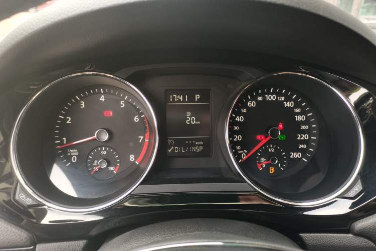 Used Volkswagen Sagitar 2017 230TSI Automatic Comfort Version Instrument Cluster