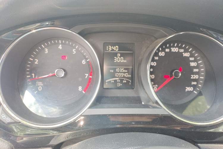 Used Volkswagen Sagitar 2017 1.6L Manual Comfort Model Instrument Cluster