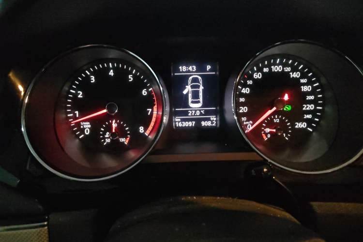 Used Volkswagen Sagitar 2017 180TSI Automatic Luxury Edition Instrument Cluster