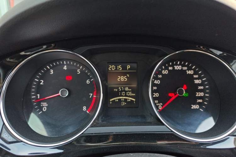 Used Volkswagen Sagitar 2017 1.6L Automatic Fashion Model Instrument Cluster
