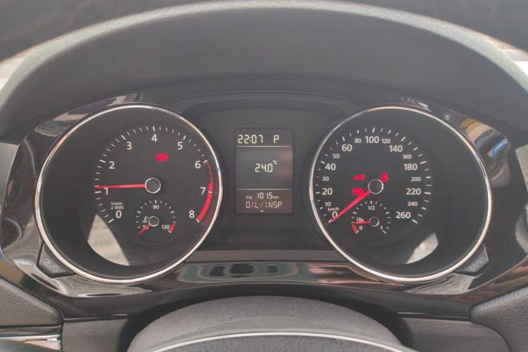 Used Volkswagen Sagitar 2017 230TSI Automatic Comfort Version Instrument Cluster