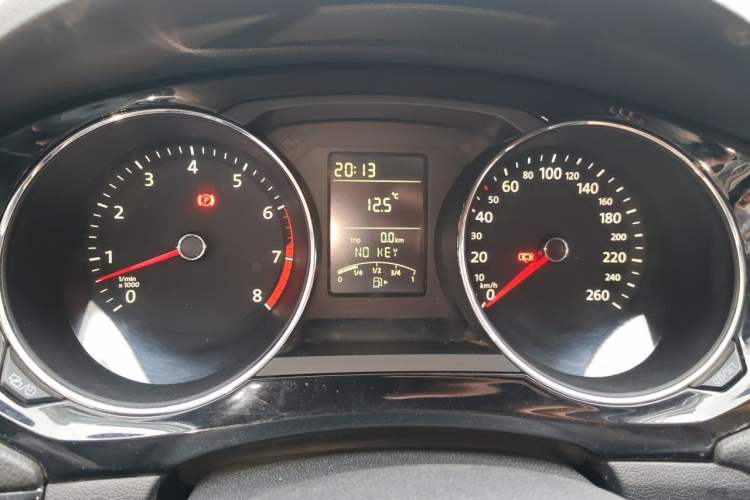 Used Volkswagen Sagitar 2017 1.6L Manual Comfort Model Instrument Cluster