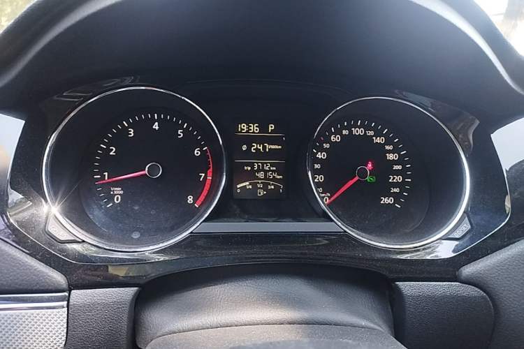 Used Volkswagen Sagitar 2017 1.6L Automatic Comfort Model Instrument Cluster