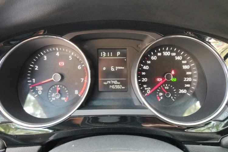Used Volkswagen Sagitar 2017 230TSI Automatic Comfort Version Instrument Cluster