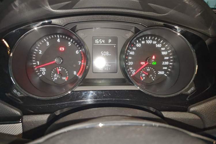 Used Volkswagen Sagitar 2017 230TSI Automatic Comfort Version Instrument Cluster