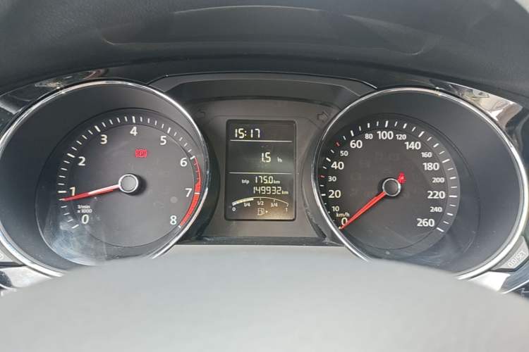 Used Volkswagen Sagitar 2017 1.6L Manual Comfort Model Instrument Cluster