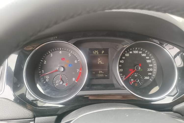 Used Volkswagen Sagitar 2017 230TSI Automatic Comfort Version Instrument Cluster