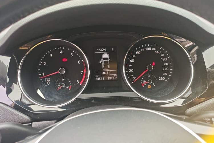 Used Volkswagen Sagitar 2017 180TSI Automatic Leading Model Instrument Cluster