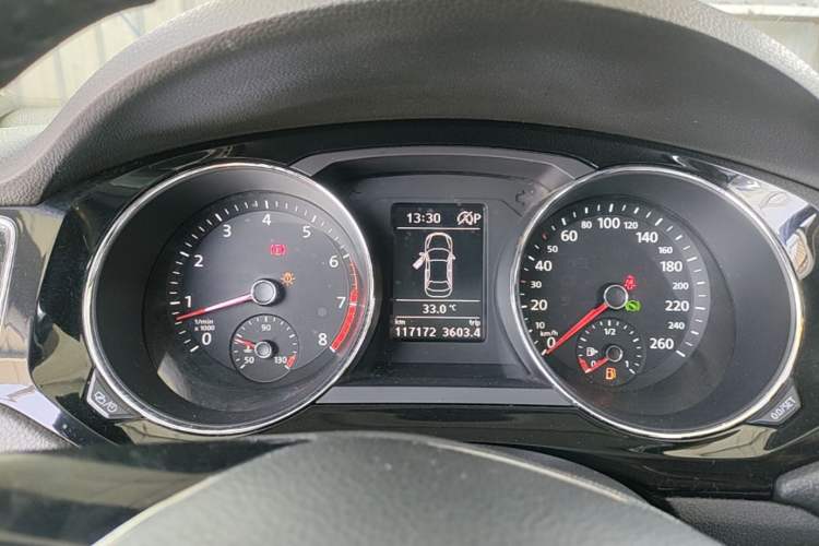 Used Volkswagen Sagitar 2017 180TSI Automatic Leading Model Instrument Cluster