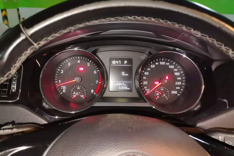 Used Volkswagen Sagitar 2017 230TSI Automatic Comfort Version Instrument Cluster