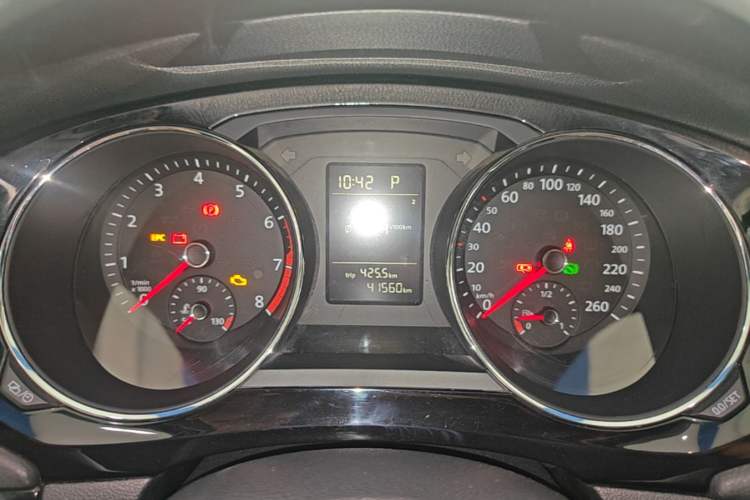 Used Volkswagen Sagitar 2017 230TSI Automatic Comfort Version Instrument Cluster