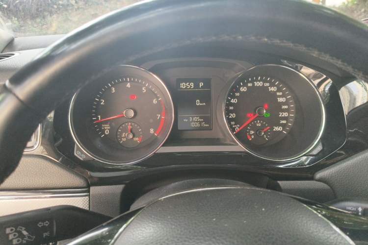 Used Volkswagen Sagitar 2017 230TSI Automatic Comfort Version Instrument Cluster