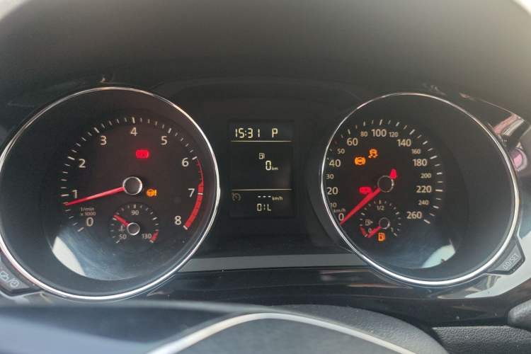 Used Volkswagen Sagitar 2017 230TSI Automatic Comfort Version Instrument Cluster