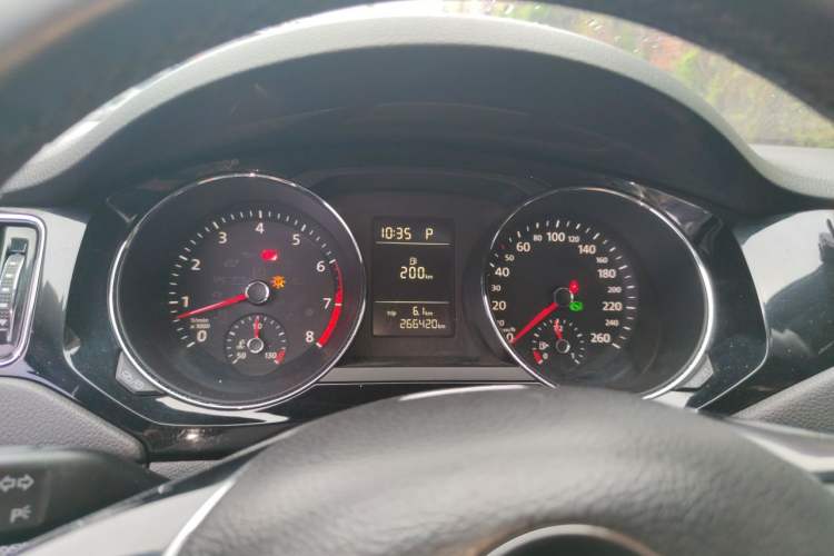 Used Volkswagen Sagitar 2017 230TSI Automatic Comfort Version Instrument Cluster
