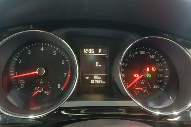 Used Volkswagen Sagitar 2017 230TSI Automatic Comfort Version Instrument Cluster
