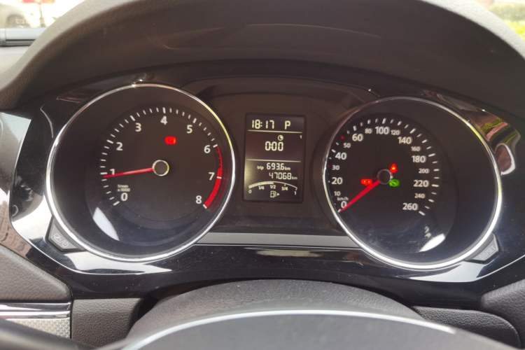 Used Volkswagen Sagitar 2017 1.6L Automatic Comfort Model Instrument Cluster