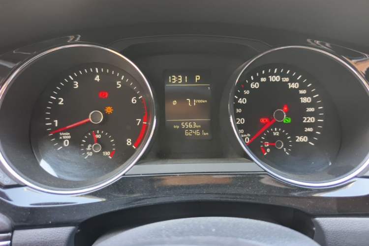 Used Volkswagen Sagitar 2017 230TSI Automatic Comfort Version Instrument Cluster