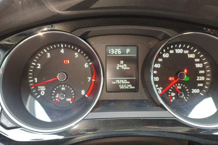 Used Volkswagen Sagitar 2017 230TSI Automatic Comfort Version Instrument Cluster