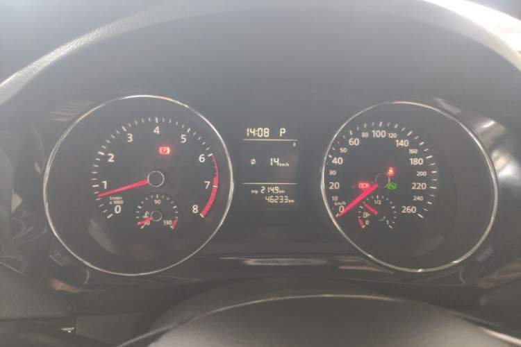 Used Volkswagen Sagitar 2017 230TSI Automatic Comfort Version Instrument Cluster