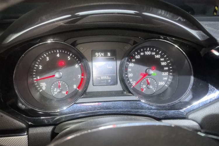Used Volkswagen Sagitar 2017 230TSI Automatic Comfort Version Instrument Cluster