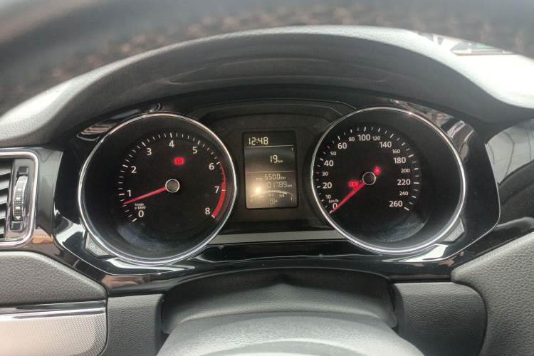 Used Volkswagen Sagitar 2017 1.6L Manual Comfort Model Instrument Cluster