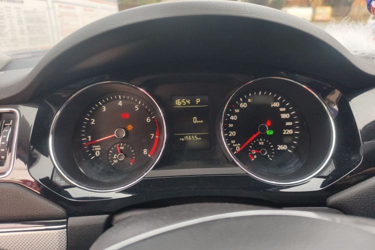 Used Volkswagen Sagitar 2017 230TSI Automatic Comfort Version Instrument Cluster