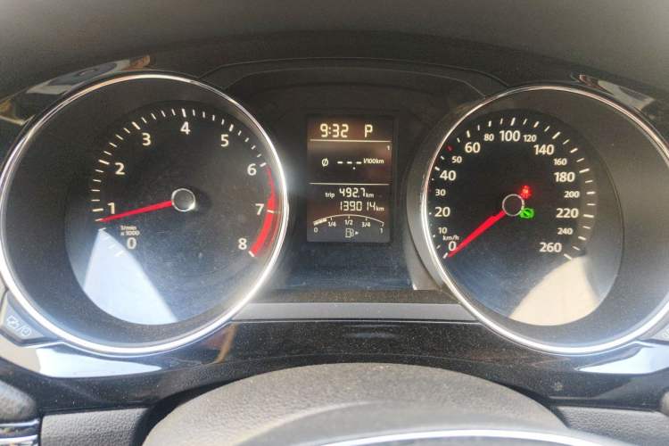 Used Volkswagen Sagitar 2017 1.6L Automatic Comfort Model Instrument Cluster
