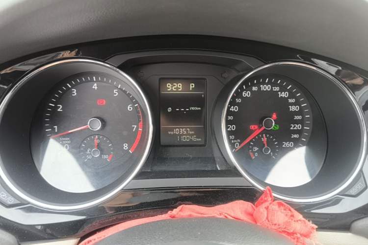 Used Volkswagen Sagitar 2017 230TSI Automatic Comfort Version Instrument Cluster