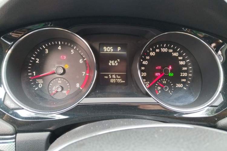Used Volkswagen Sagitar 2017 230TSI Automatic Comfort Version Instrument Cluster