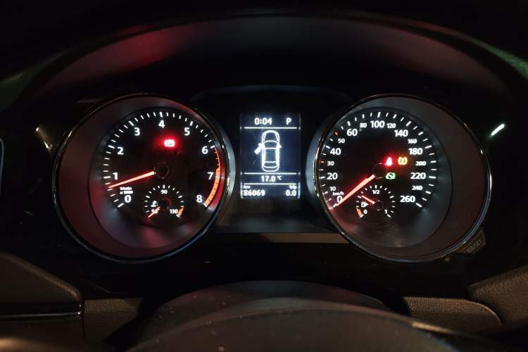 Used Volkswagen Sagitar 2017 230TSI Automatic Luxury Edition Instrument Cluster