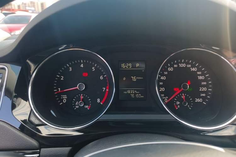 Used Volkswagen Sagitar 2017 230TSI Automatic Comfort Version Instrument Cluster