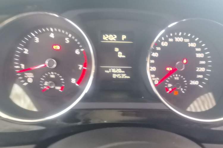 Used Volkswagen Sagitar 2017 230TSI Automatic Comfort Version Instrument Cluster