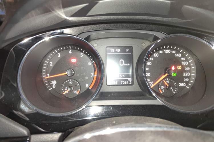 Used Volkswagen Sagitar 2017 230TSI Automatic Luxury Edition Instrument Cluster
