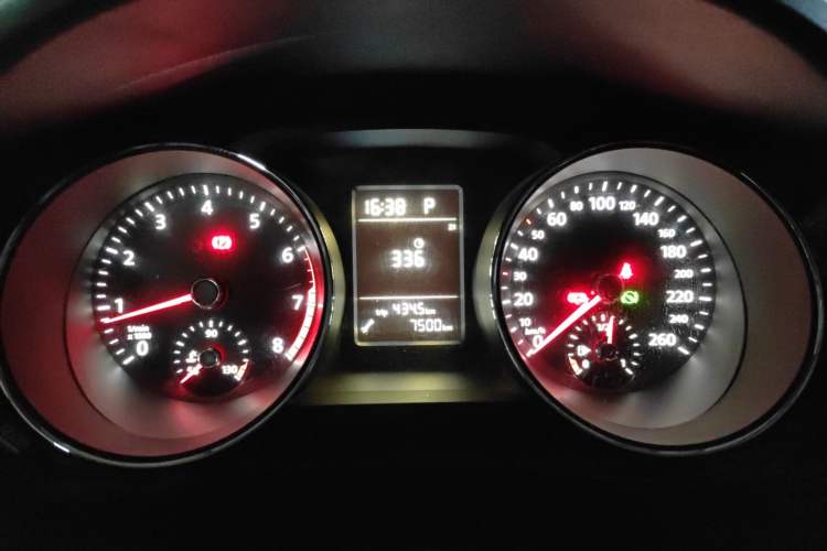 Used Volkswagen Sagitar 2017 230TSI Automatic Comfort Version Instrument Cluster