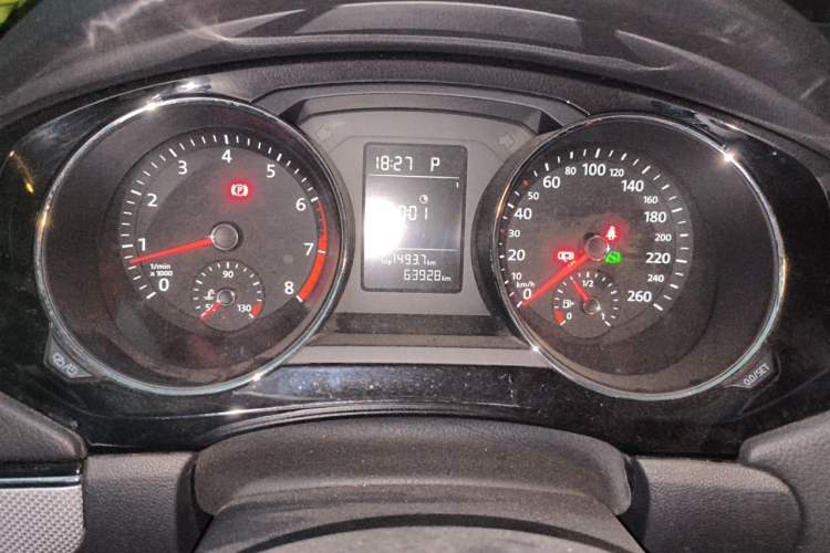 Used Volkswagen Sagitar 2017 230TSI Automatic Comfort Version Instrument Cluster
