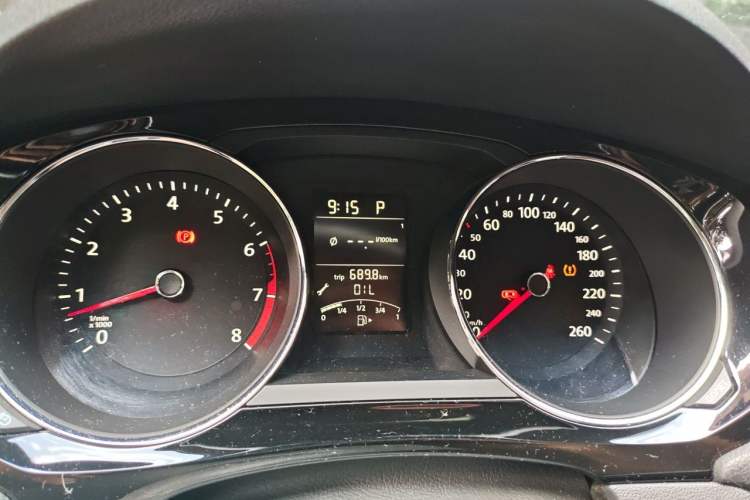 Used Volkswagen Sagitar 2017 1.6L Automatic Comfort Model Instrument Cluster