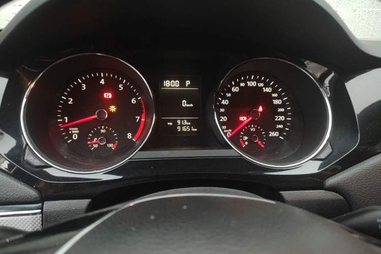 Used Volkswagen Sagitar 2017 230TSI Automatic Comfort Version Instrument Cluster