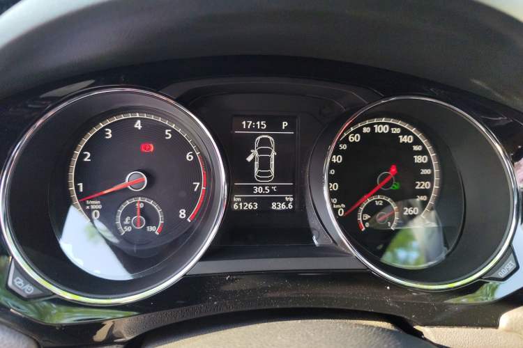 Used Volkswagen Sagitar 2017 1.6L Automatic Comfort Model Instrument Cluster